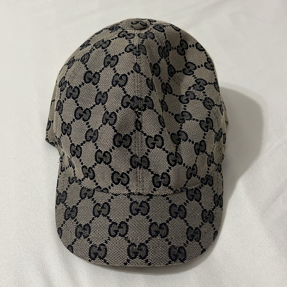 Gucci cap, worn few times, like new - Picture 2 of 4